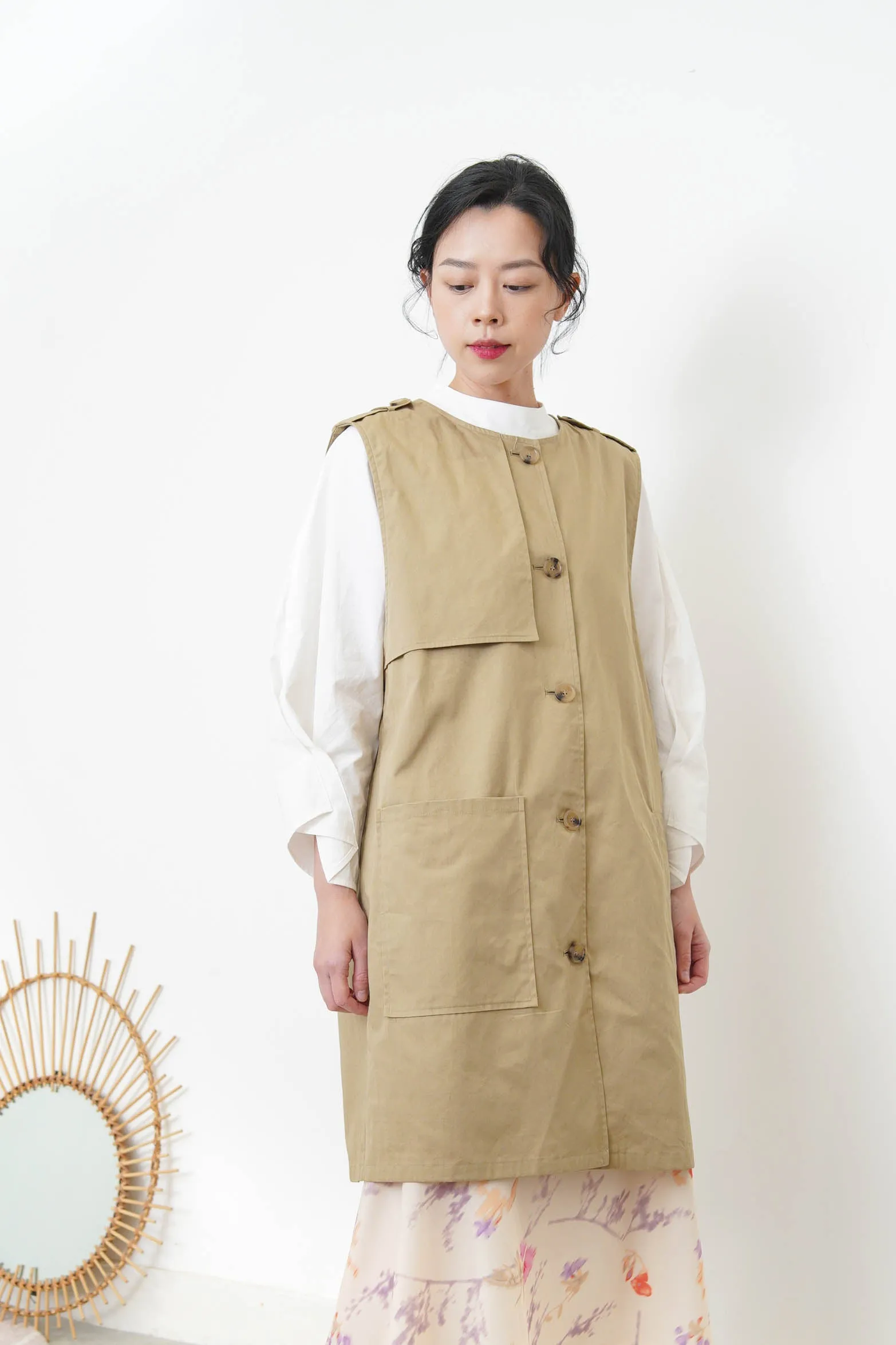Beige vest trench coat