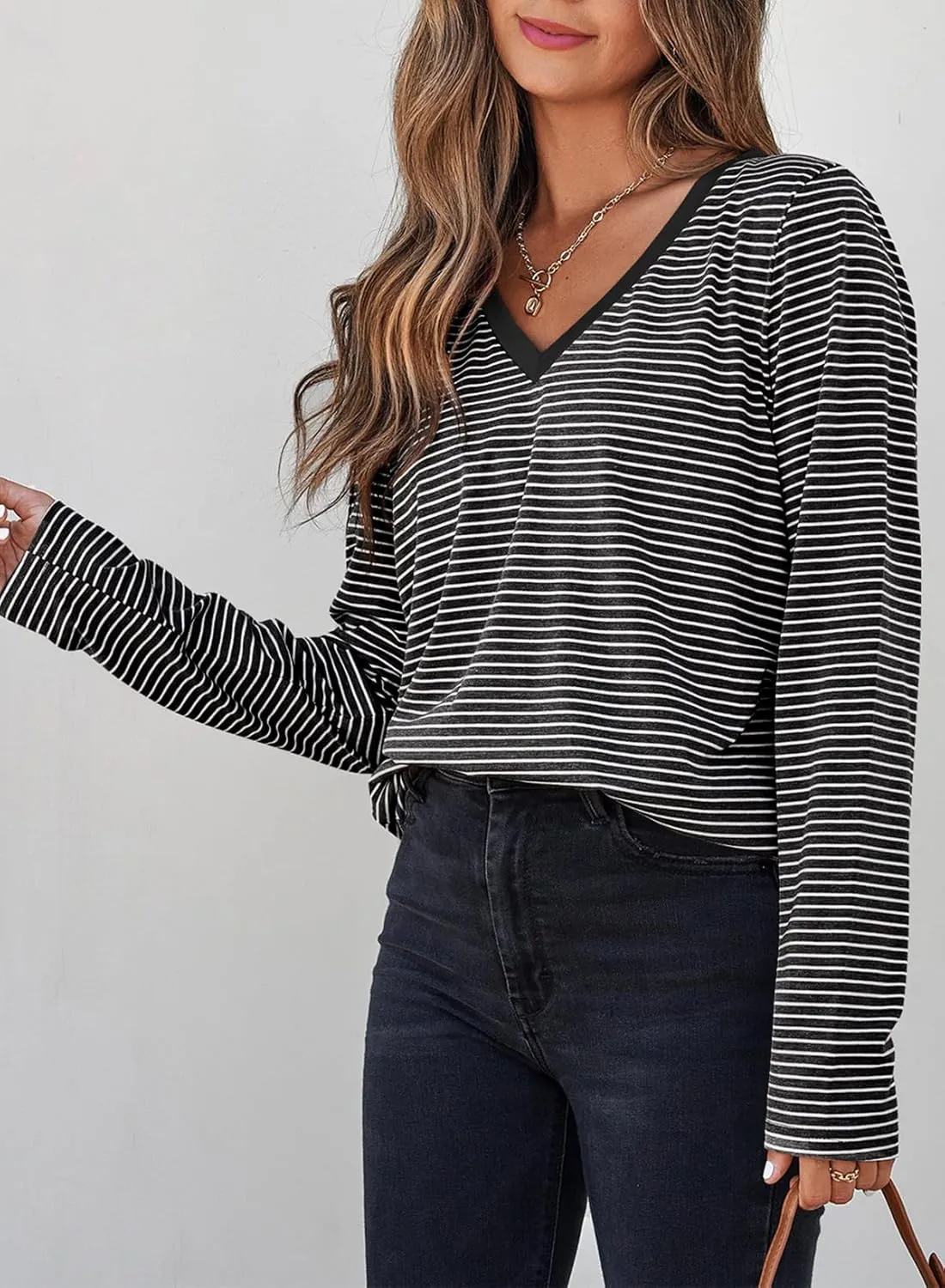 EVALESS Spring Summer Tops for Women Trendy V Neck Long Sleeve Shirts 2025 Basic T Shirts Loose Tee Clothes Casual Outfits