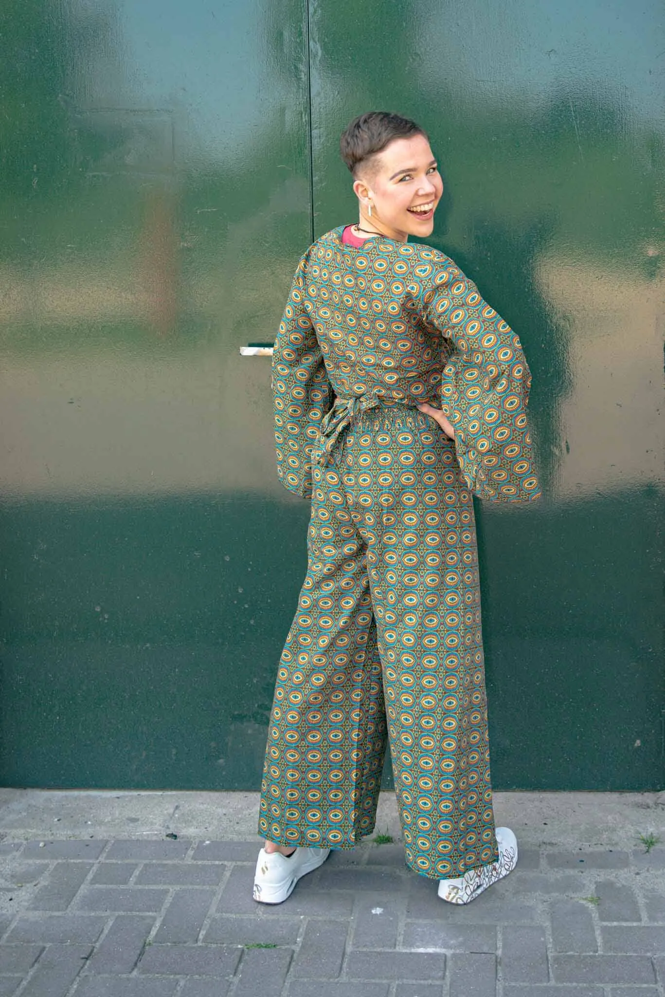 Happy suit- de enige echte- blue sky - boho pants & butterfly shirt
