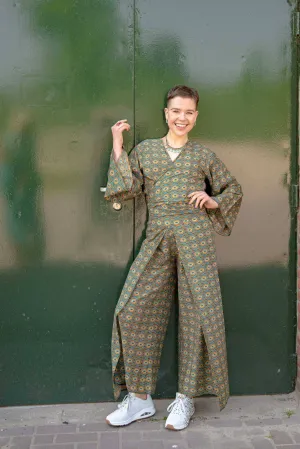Happy suit- de enige echte- blue sky - boho pants & butterfly shirt