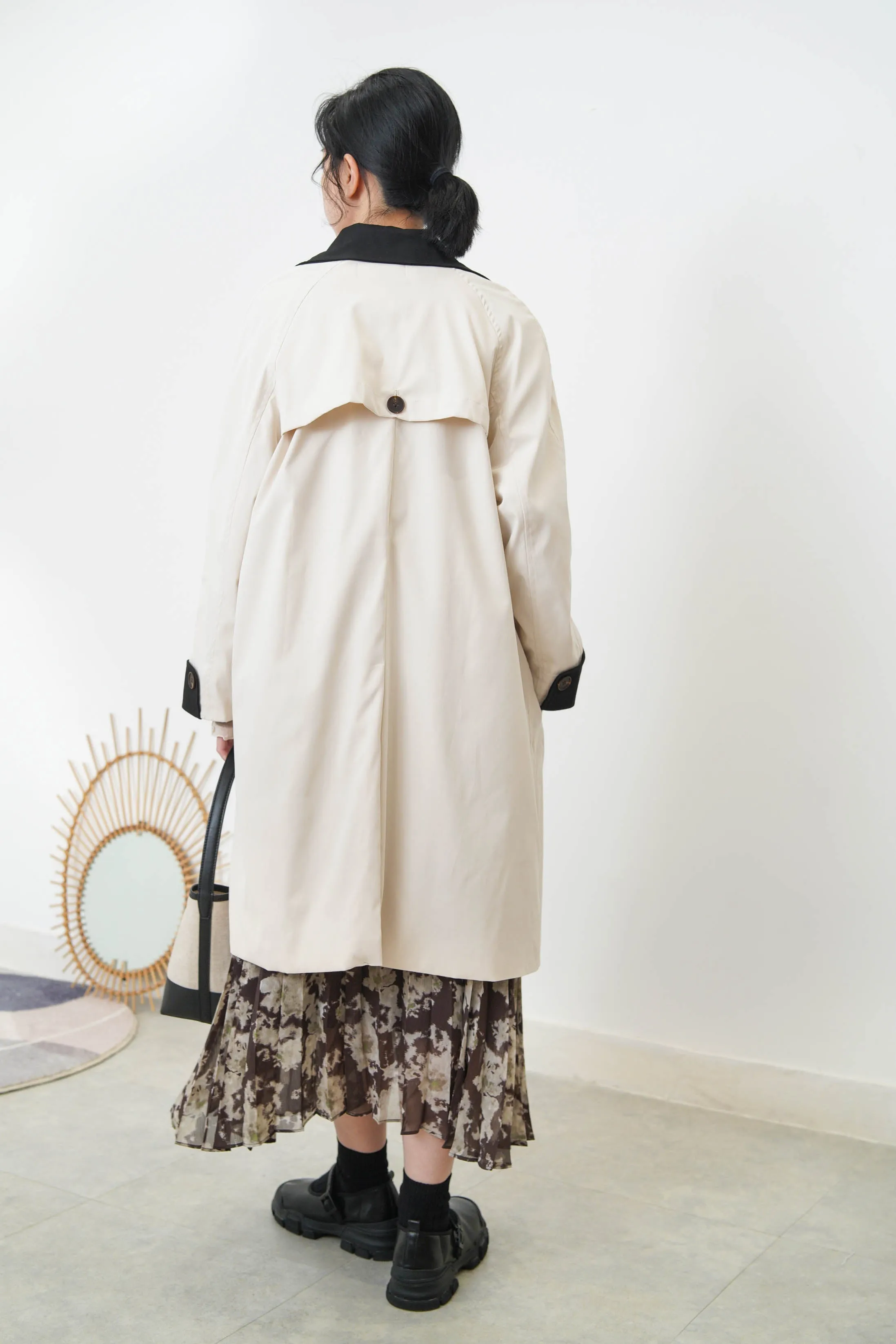 Trench coat w/ contrast sleeves